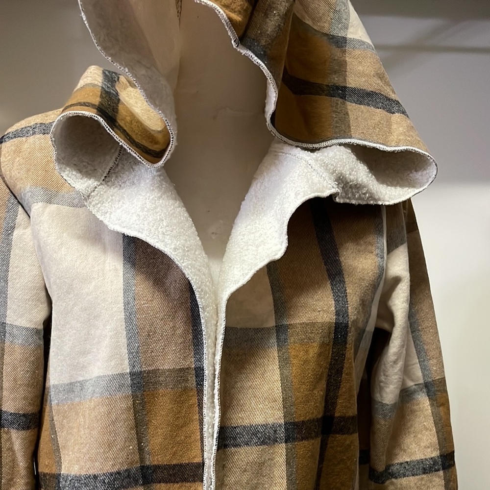Alunalevi Tan plaid coat Women's small - Picture 3 of 7